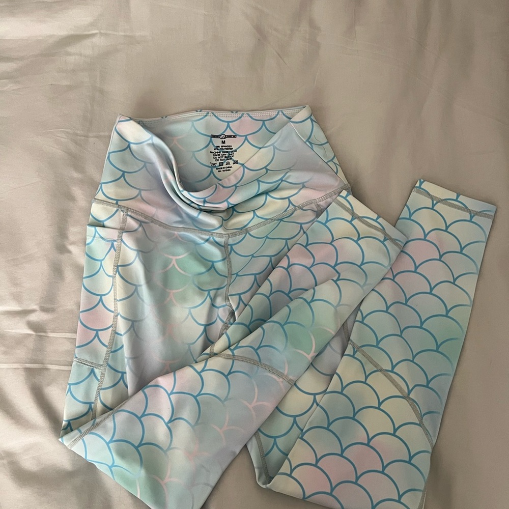 Feed Me Fight Me Pastel Scale Leggings